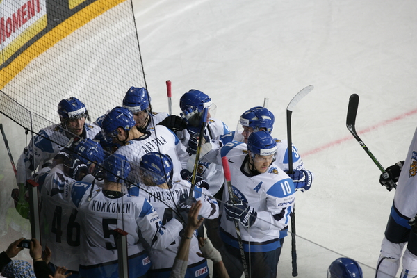 t_joukkuekuvaleijonat_mmkisat2013a