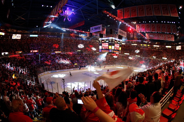 getty_joelouisarenadetroitredwings20130619b