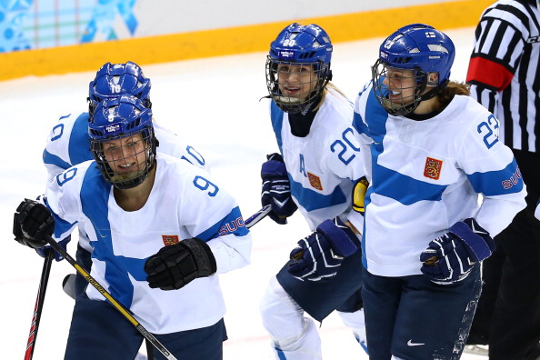 getty_naisleijonat20140215