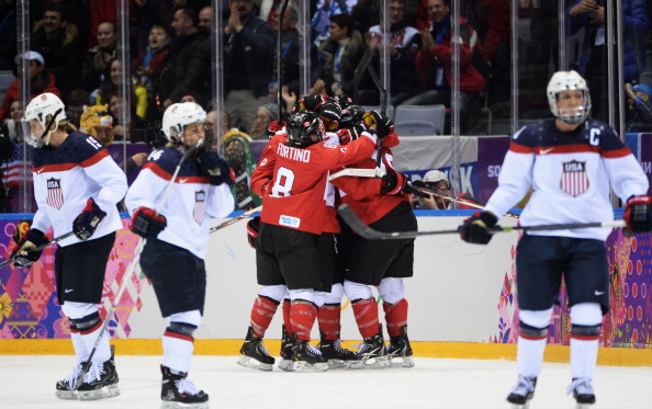 getty_usakanadanaiset20140220c