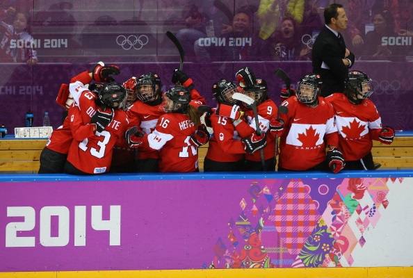 getty_usakanadanaiset20140220d