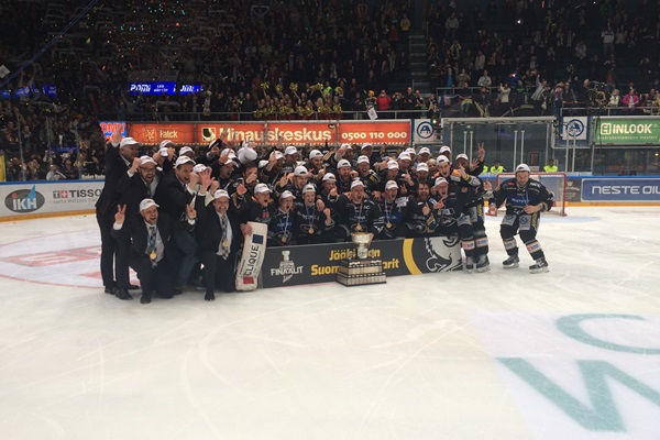 is_karpat_mestarit_joukkuekuva20140426a