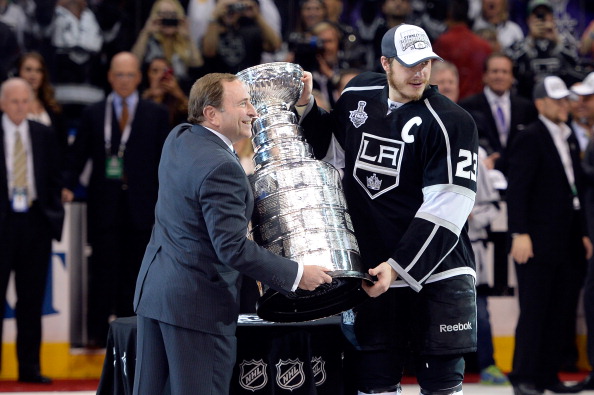 getty_losangeleskingsnewyorkrangers20140614p_browndustinstanleycupb