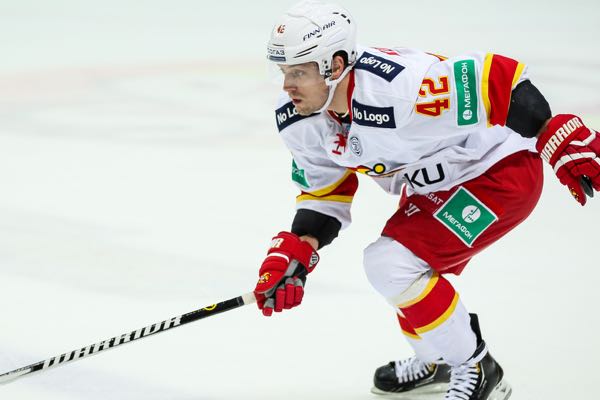 pr_lokomotivjokeritkoukalpetr20141029