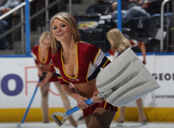 getty_cheerleadersatlantathrashers2011