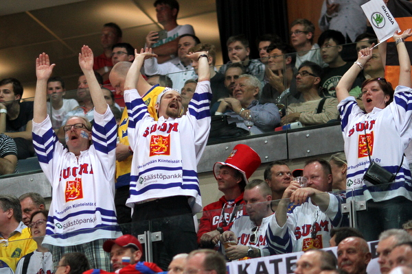 ii_rususa2015suomifanit