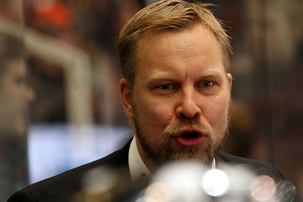 t_KarpatKakkosvalmentajaMikkoManner2015a