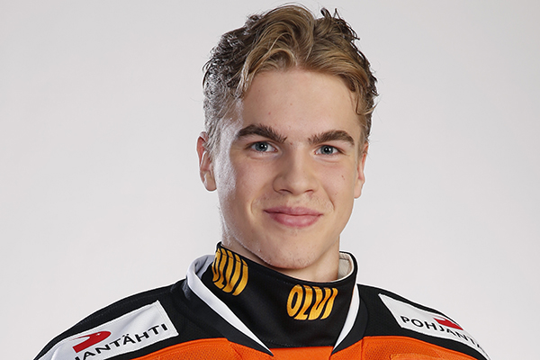 almari_niclas_pelaajakuva_hpk_2016