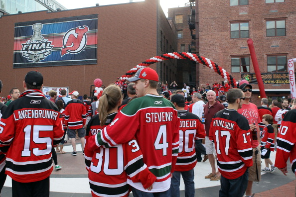 getty_devilsfanit20120602