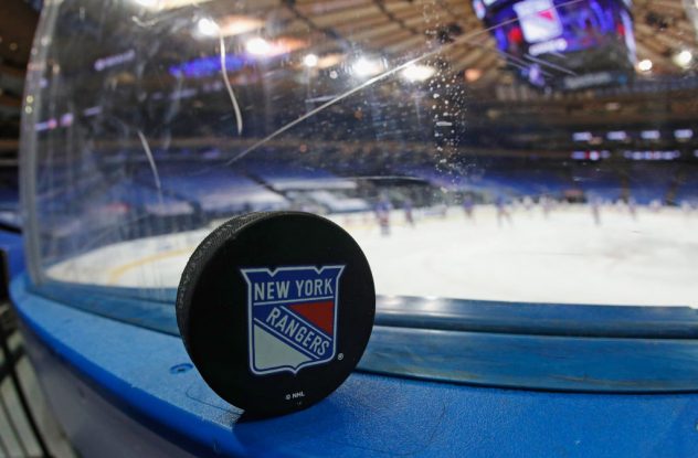 New York Islanders v New York Rangers