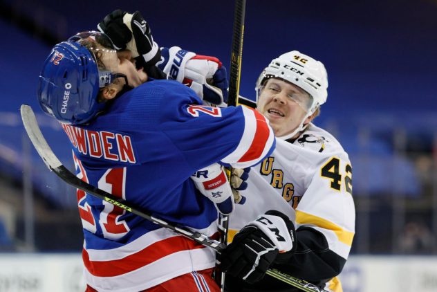 Pittsburgh Penguins v New York Rangers