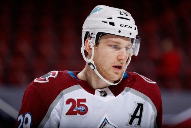 Colorado Avalanche v Arizona Coyotes