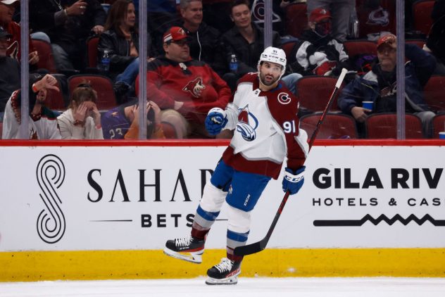 Colorado Avalanche v Arizona Coyotes