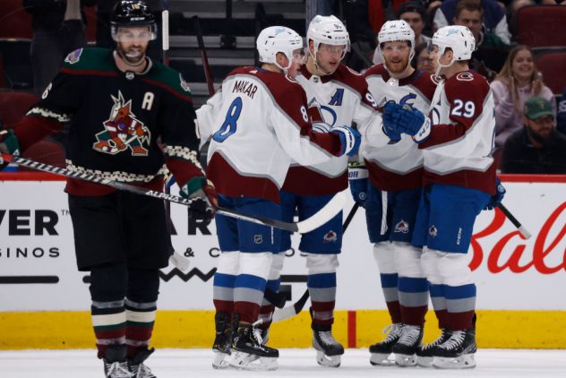 Colorado Avalanche v Arizona Coyotes