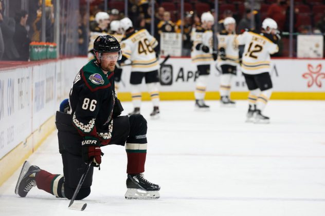 Boston Bruins v Arizona Coyotes