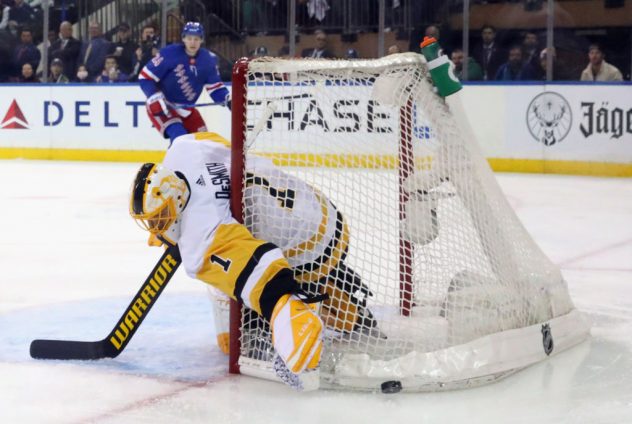 Pittsburgh Penguins v New York Rangers – Game One