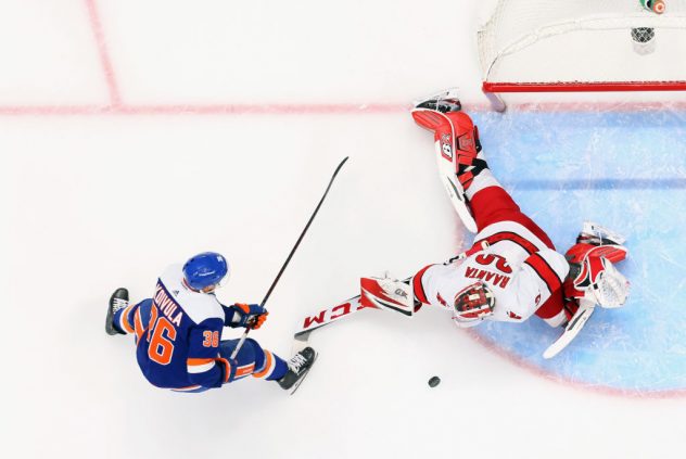 Carolina Hurricanes v New York Islanders