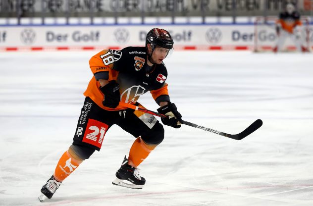 Grizzlys Wolfsburg v Pinguins Bremerhaven – Penny DEL