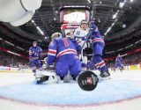 Voita kisapaketti sinulle ja kaverillesi jääkiekon MM-kisoihin Sveitsiin! aop_suomiusa20250105