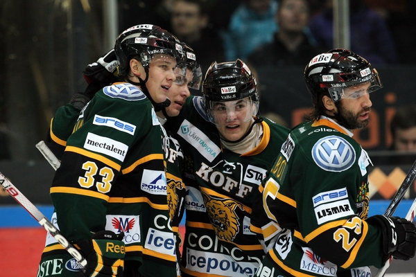 Voita NHL-matka kahdelle Voita NHL-matka kahdelle